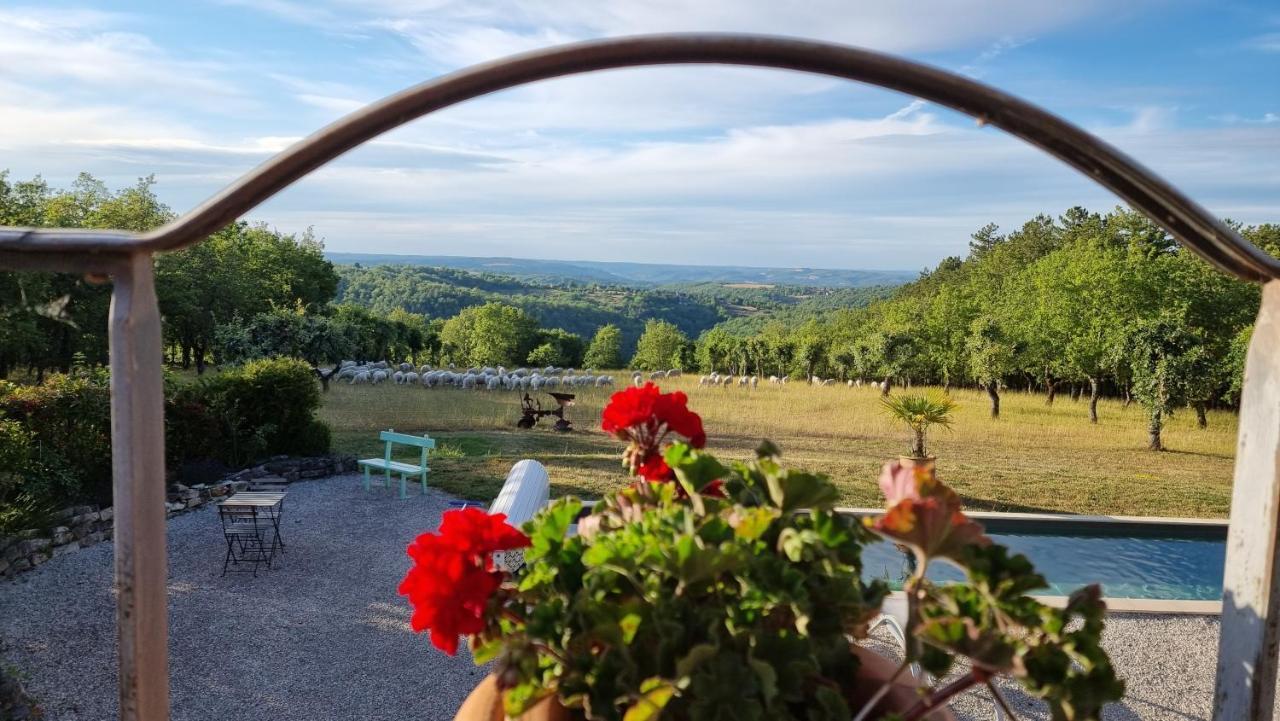 Bed and Breakfast Domaine La Garenne Reilhaguet Zewnętrze zdjęcie