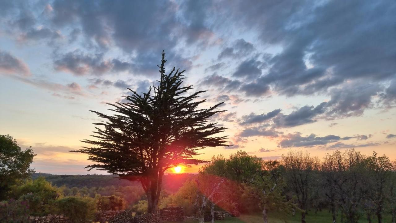 Bed and Breakfast Domaine La Garenne Reilhaguet Zewnętrze zdjęcie