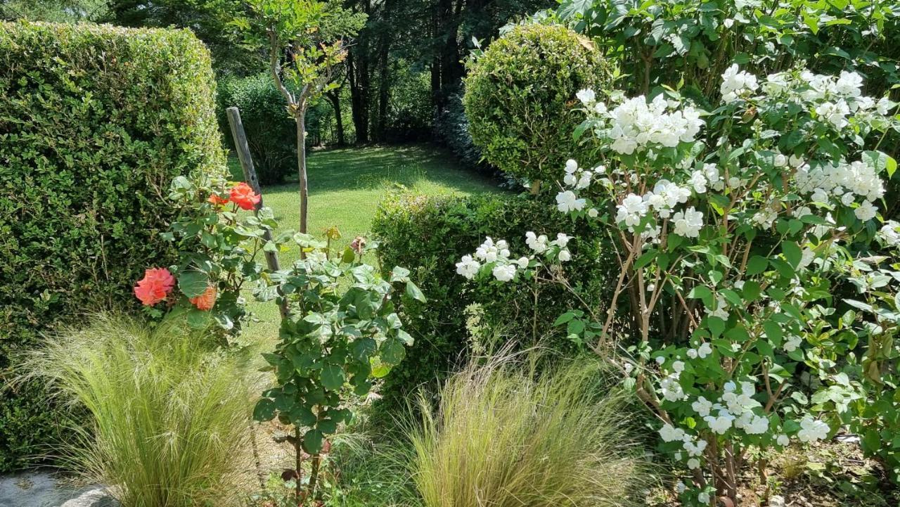 Bed and Breakfast Domaine La Garenne Reilhaguet Zewnętrze zdjęcie